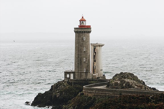 photo-of-lighthouse-on-seaside-during-daytime-3099153.jpg 